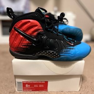 Spider man foam posited